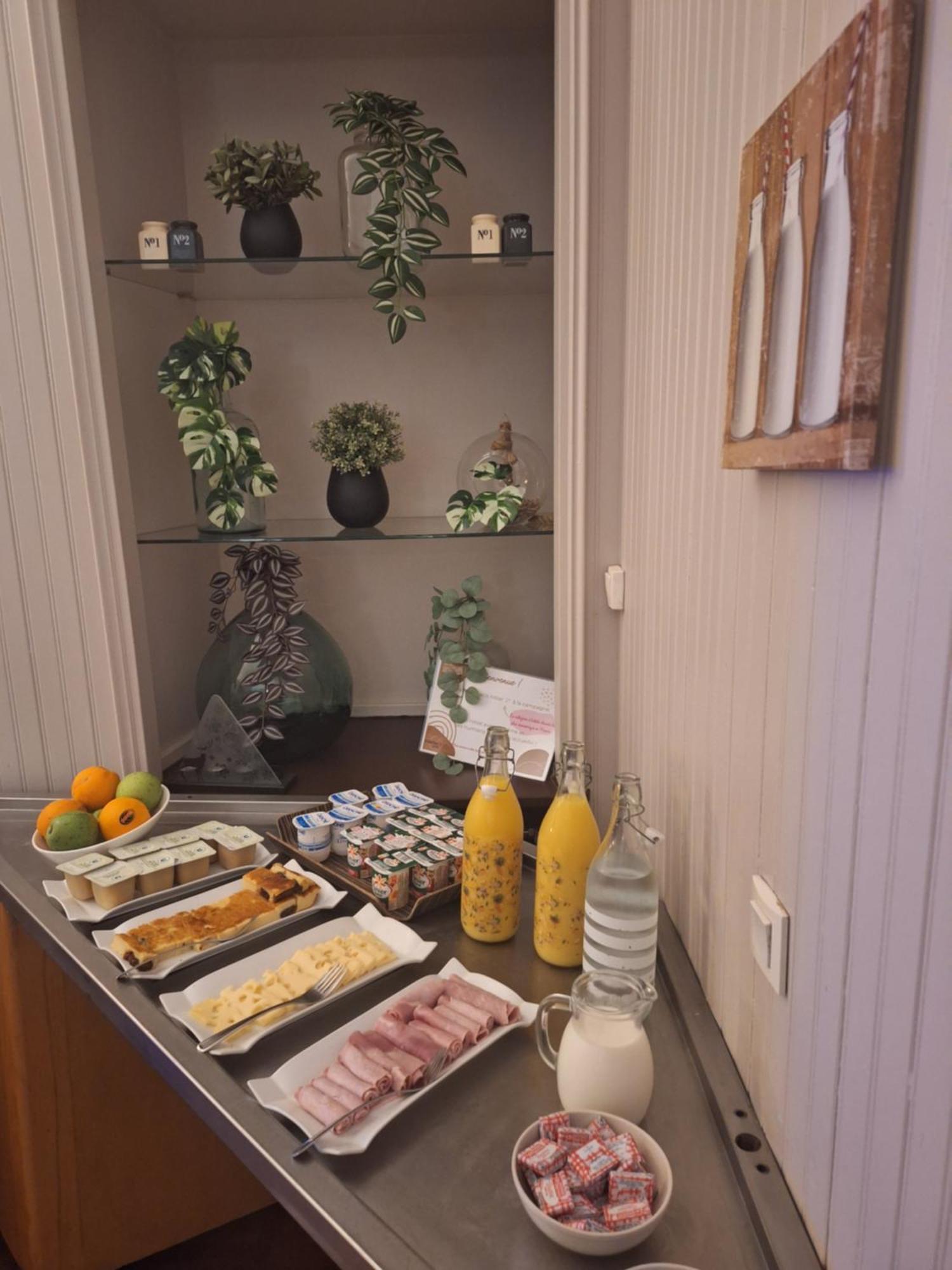 Hotel Restaurant Du Lac Комбур Экстерьер фото